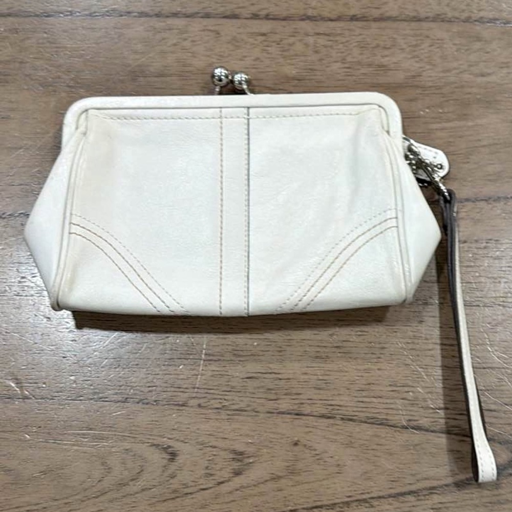 Coach kisslock wristlet
